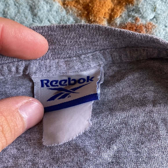 Vintage billabong long sleeve printed on a Reebok shirt - Picture 3 of 4